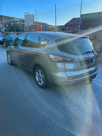 Ford S-MAX 5 of 24