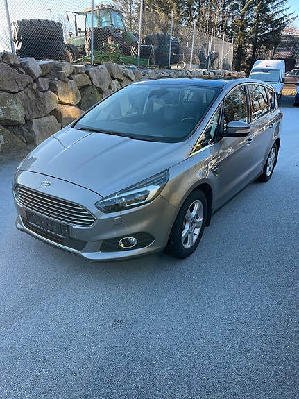Ford S-MAX 3 of 24