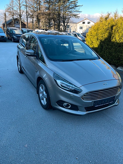 Ford S-MAX 2 of 24