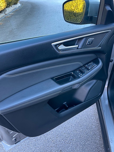 Ford S-MAX 17 of 24