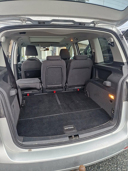 Volkswagen Touran 22 of 22