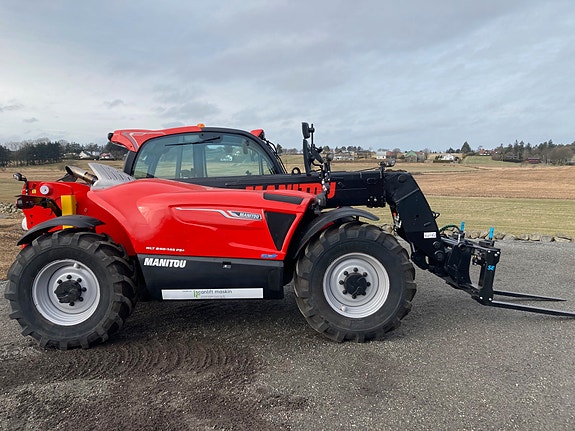 Manitou MLT840 med hydrauliske pallegafler 2 of 5
