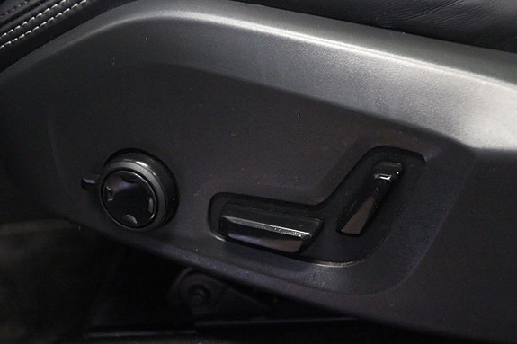 Volvo XC60 17 of 30