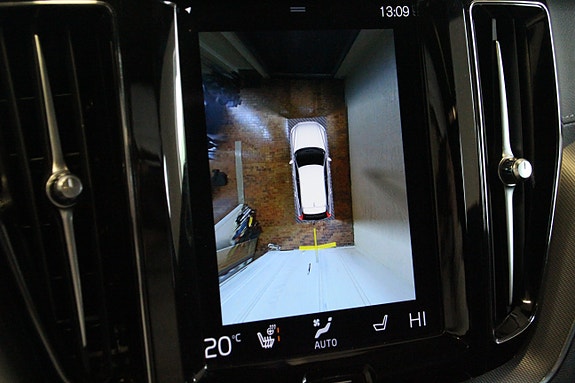 Volvo XC60 30 of 30