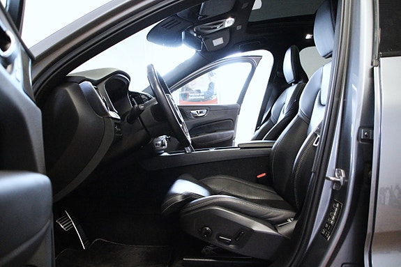 Volvo XC60 11 of 30