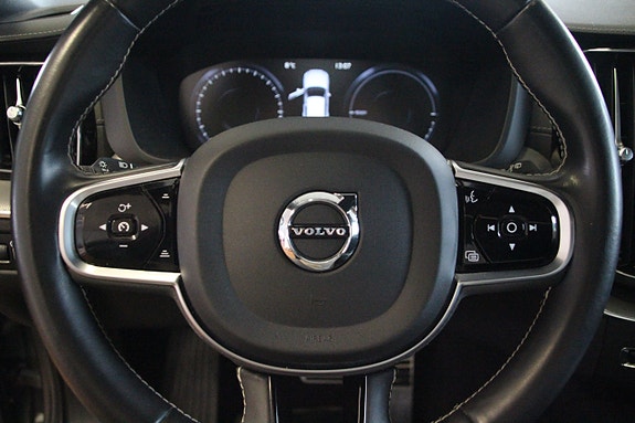 Volvo XC60 19 of 30