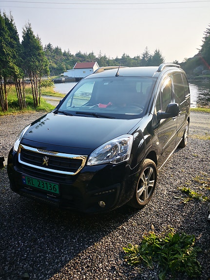 Peugeot Partner 2 of 4
