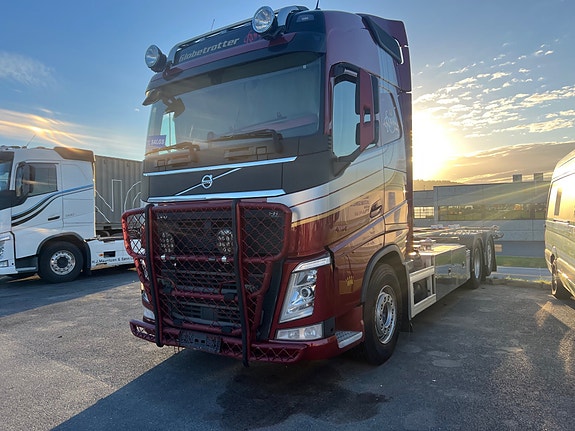 Volvo FH540 2 of 13