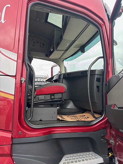 Volvo FH540 10 of 13