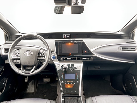 Toyota Mirai 11 of 21