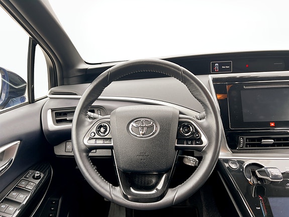 Toyota Mirai 12 of 21
