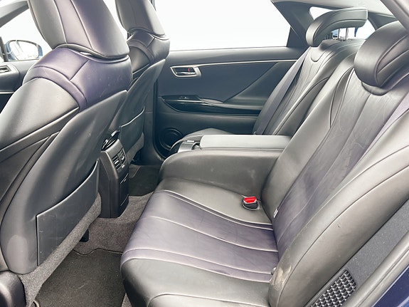 Toyota Mirai 17 of 21