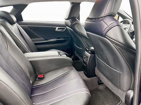 Toyota Mirai 15 of 21