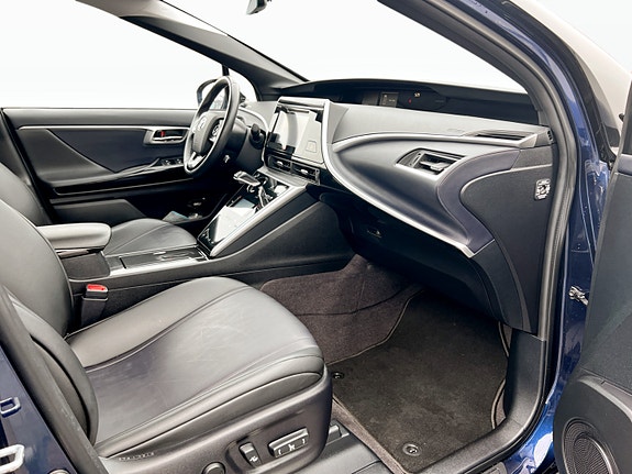 Toyota Mirai 10 of 21