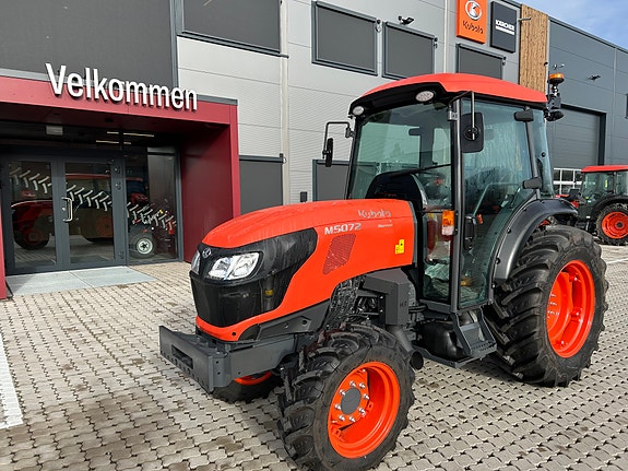 Kubota M5072 Narrow 9 of 10