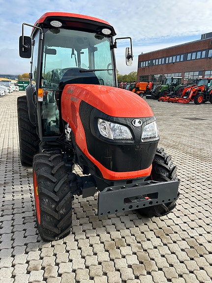 Kubota M5072 Narrow 8 of 10