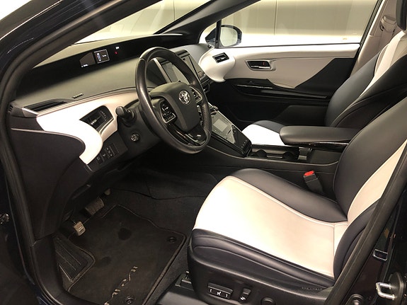Toyota Mirai 9 of 30