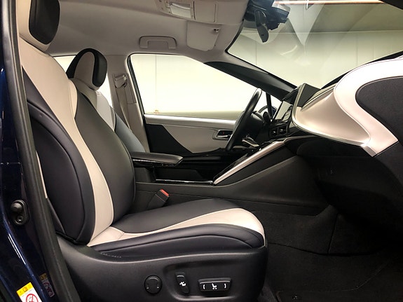 Toyota Mirai 15 of 30