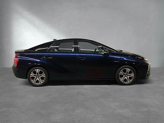 Toyota Mirai 6 of 30