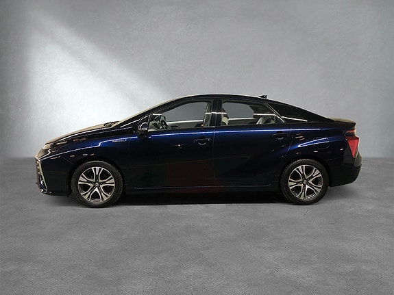 Toyota Mirai 2 of 30