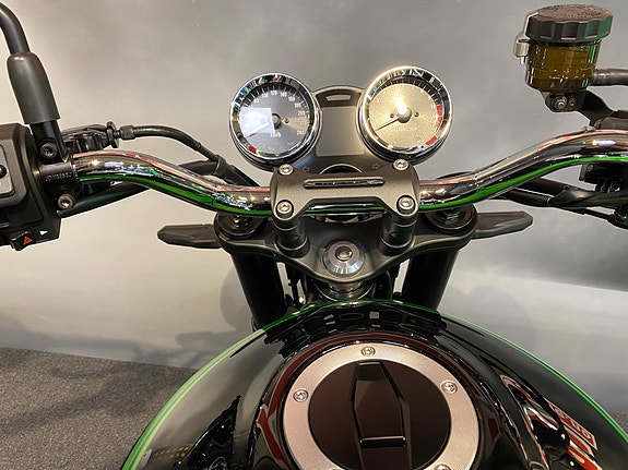 Kawasaki Z 900 RS 14 of 14
