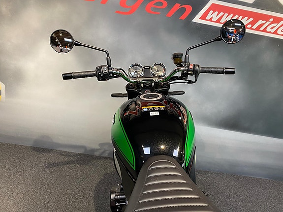 Kawasaki Z 900 RS 11 of 14