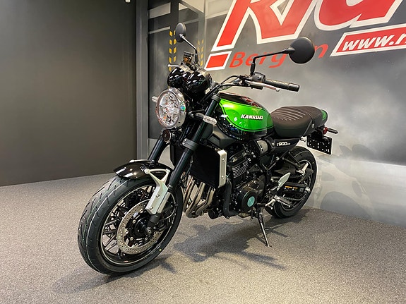 Kawasaki Z 900 RS 7 of 14