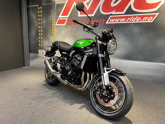 Kawasaki Z 900 RS 3 of 5