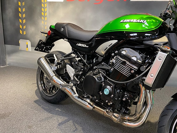 Kawasaki Z 900 RS 2 of 5