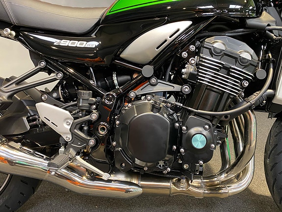 Kawasaki Z 900 RS 5 of 5