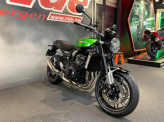 Kawasaki Z 900 RS 9 of 14