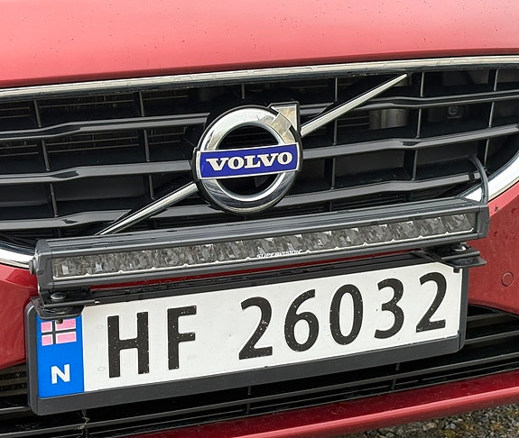 Volvo V40 12 of 16