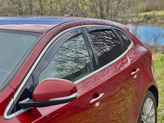 Volvo V40 7 of 16