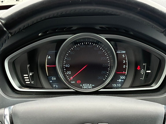 Volvo V40 16 of 16