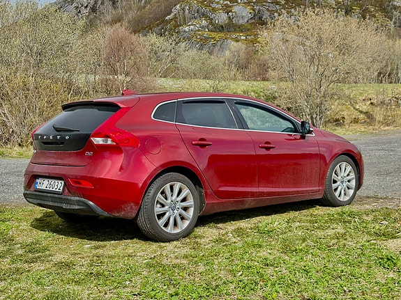 Volvo V40 5 of 16