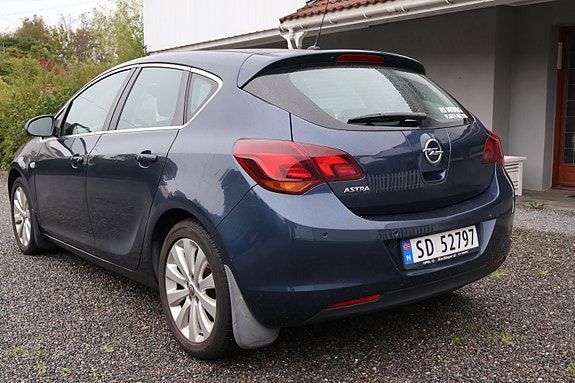 Opel Astra 9 of 30