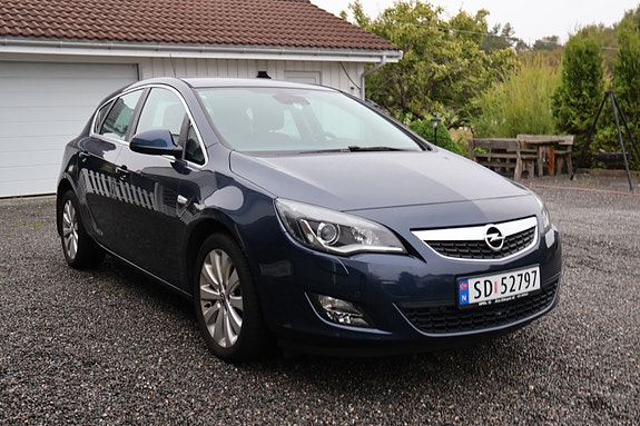 Opel Astra 2 of 30