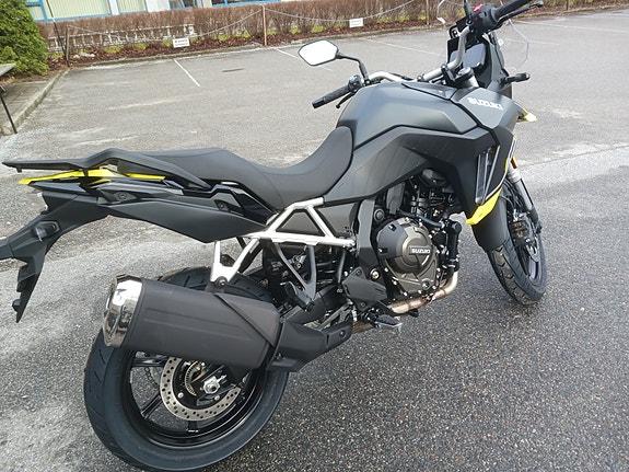 Suzuki DL800RQ V-Strom 8 of 9