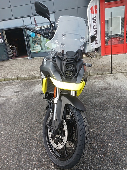 Suzuki DL800RQ V-Strom 3 of 9