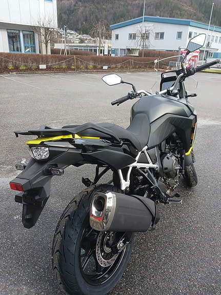 Suzuki DL800RQ V-Strom 7 of 9