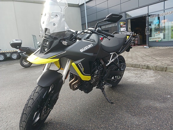 Suzuki DL800RQ V-Strom 4 of 9