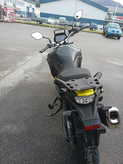 Suzuki DL800RQ V-Strom 6 of 9