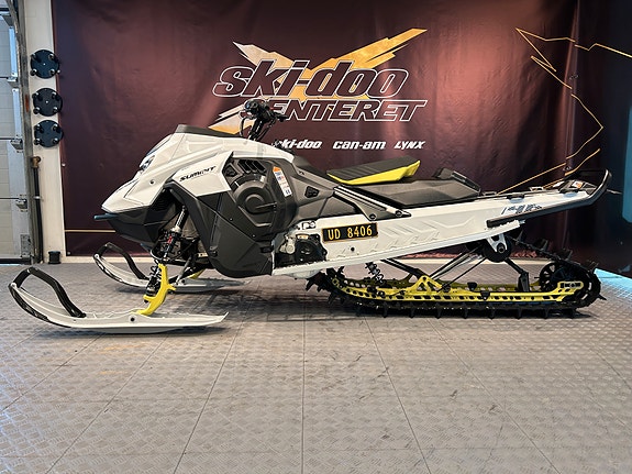 Ski-doo Summit Adrenaline Edge 850 E-TEC 2 of 5