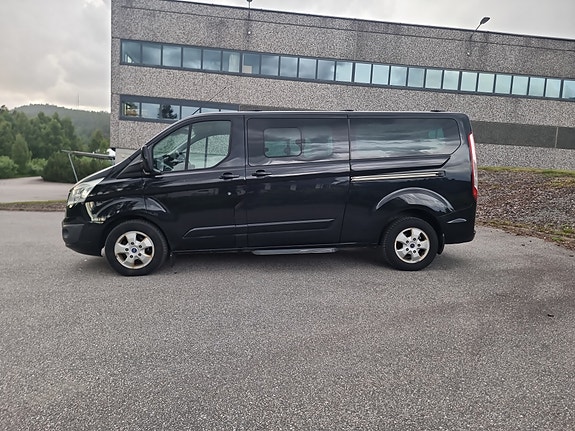 Ford Tourneo Custom 3 of 5