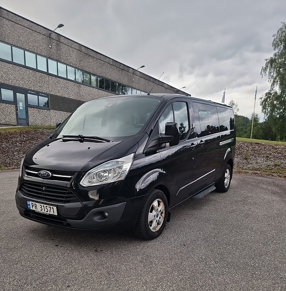Ford Tourneo Custom 2 of 5