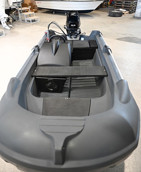** UTSTILLINGSKUPP ** Steady 320 Special Edition + Yamaha F9,9HES 5 of 6