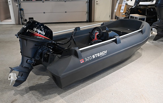 ** UTSTILLINGSKUPP ** Steady 320 Special Edition + Yamaha F9,9HES 2 of 6