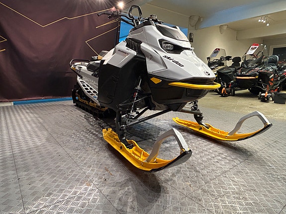 Ski-doo Summit Edge 850 E-TEC 5 of 5