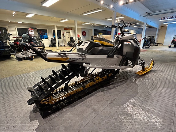 Ski-doo Summit Edge 850 E-TEC 4 of 5