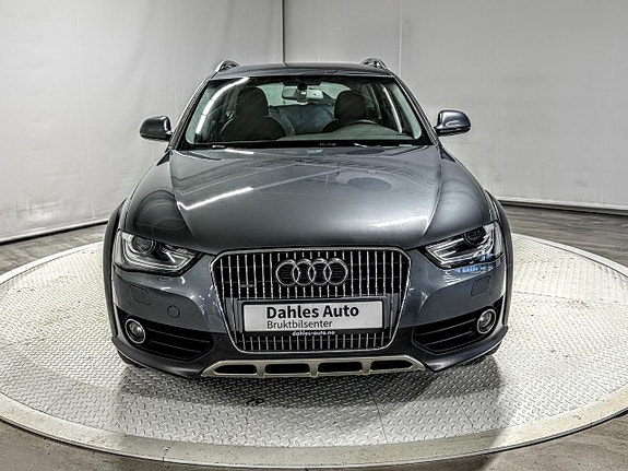 Audi A4 allroad 2 of 5